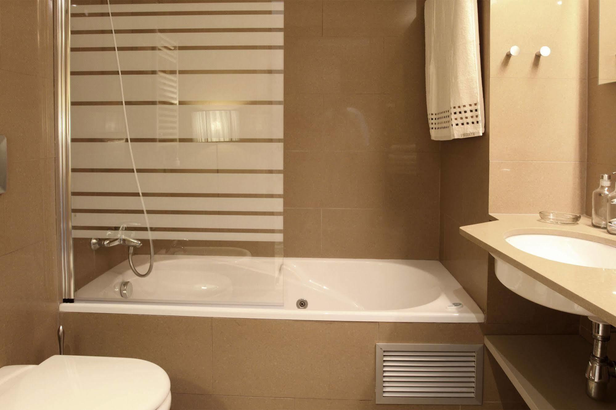 Passeig De Gracia Sun Apartament Balcony 2 Bedroo Barcelona Exterior photo